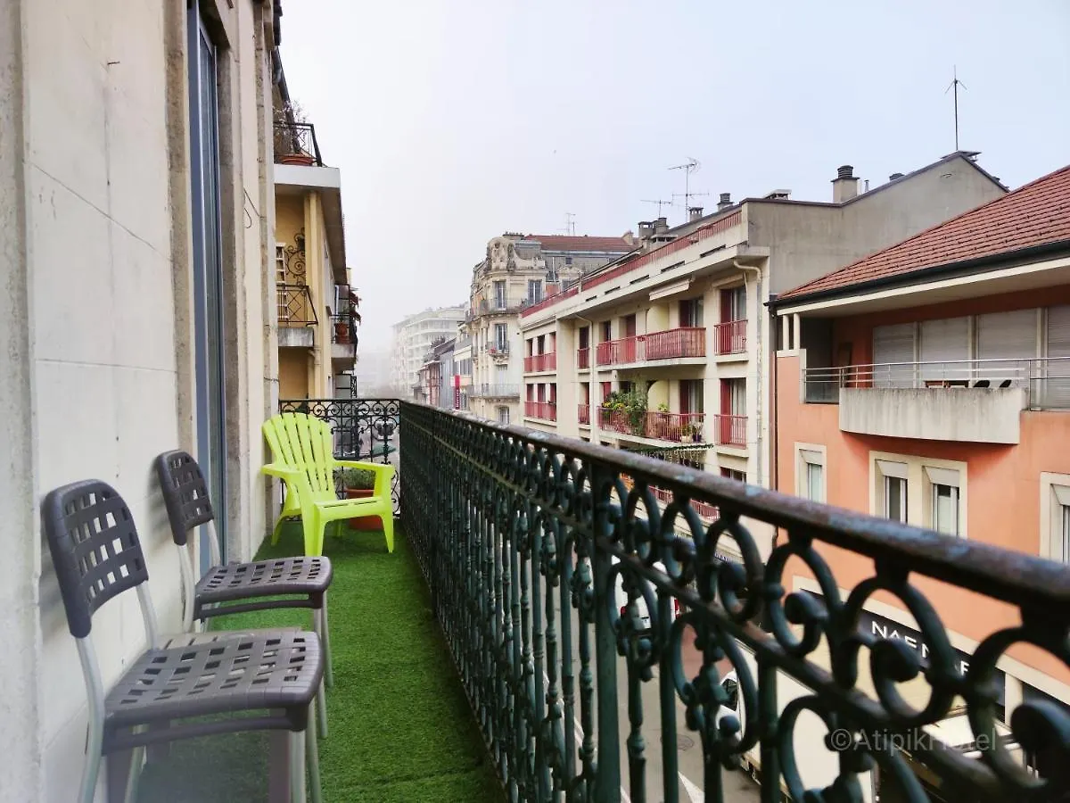 Atipik Hotel Annecy 2*,