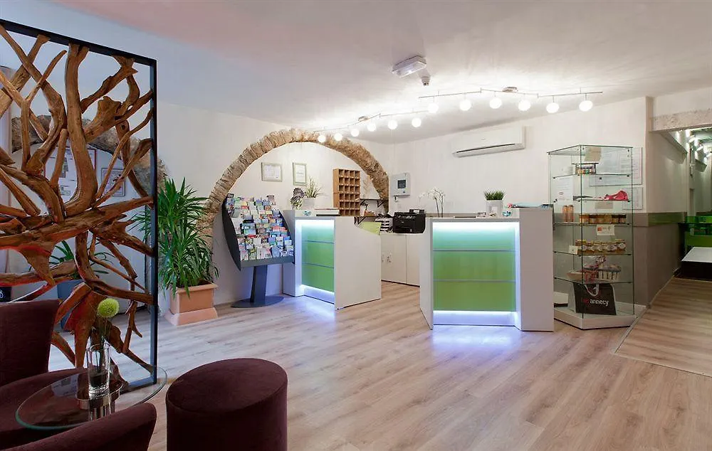 Atipik Hotel Annecy 2*,  France