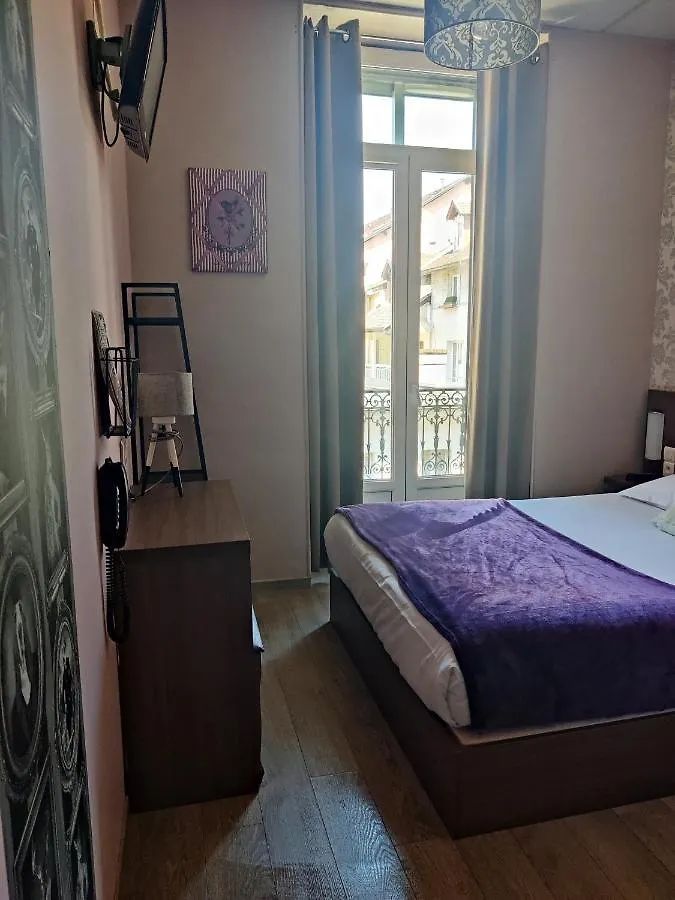 **  Atipik Hotel Annecy France