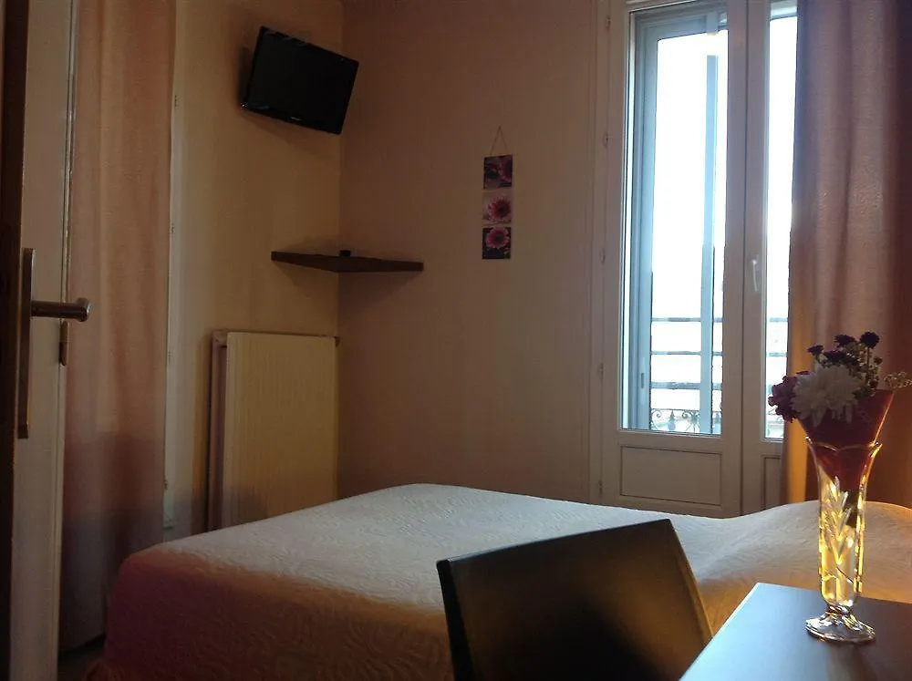 **  Atipik Hotel Annecy Francia