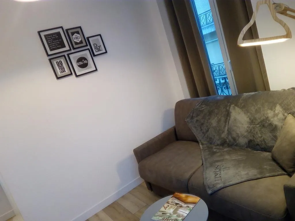 Atipik Hôtel Alexandra Annecy 2*,